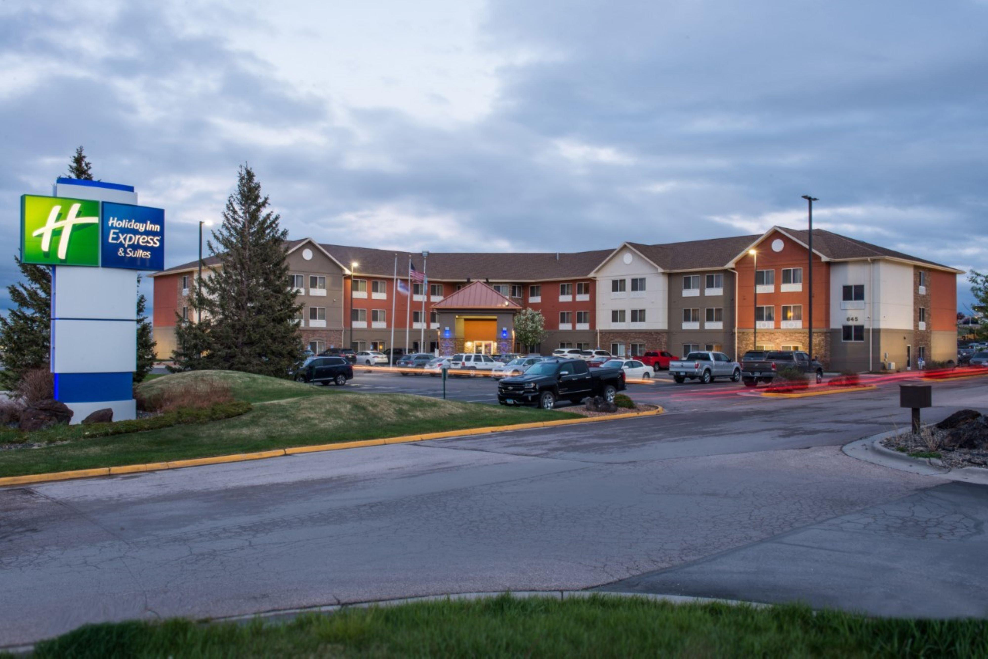 Holiday Inn Express & Suites Rapid City, An Ihg Hotel Экстерьер фото