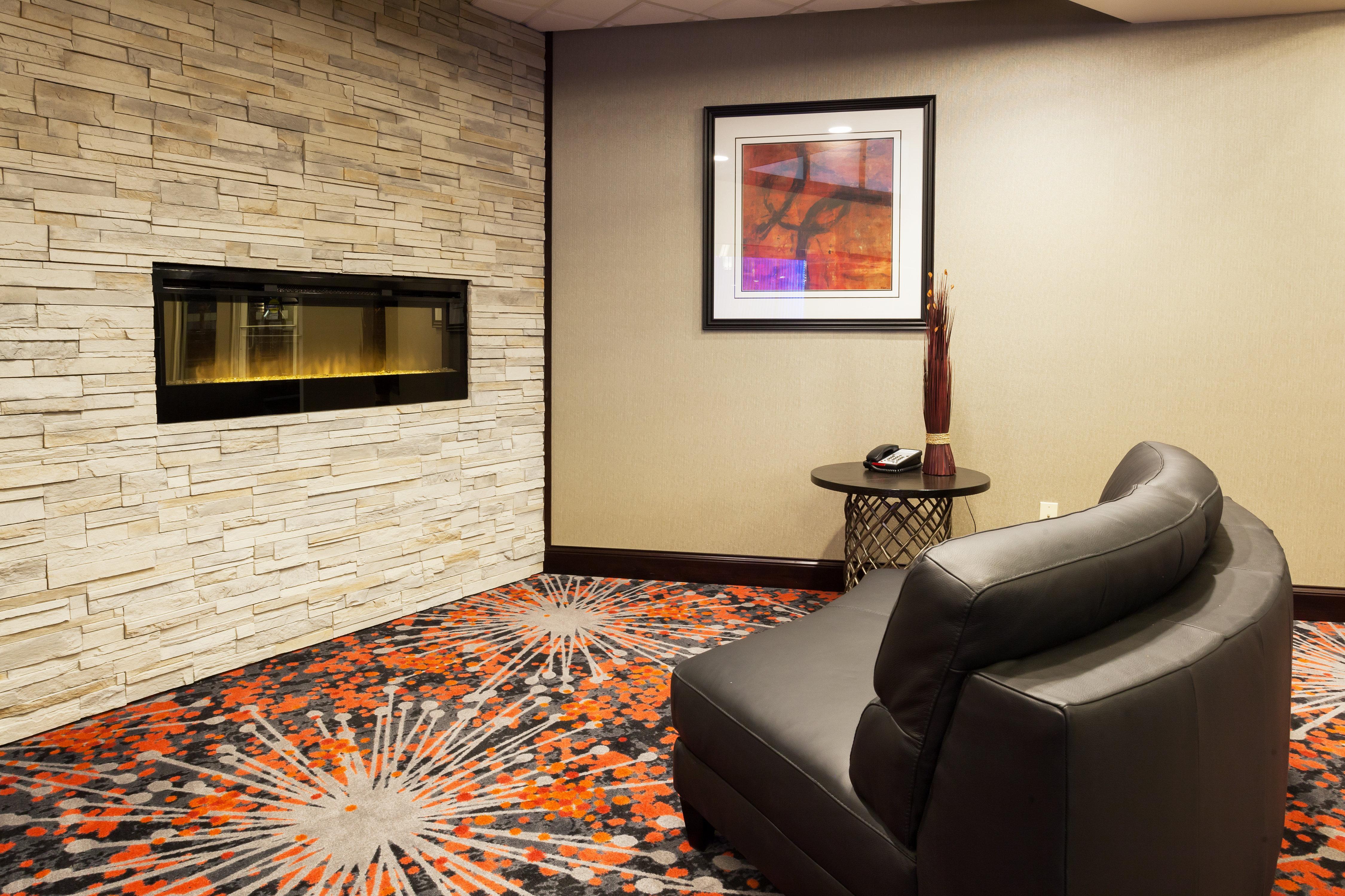 Holiday Inn Express & Suites Rapid City By Ihg Экстерьер фото