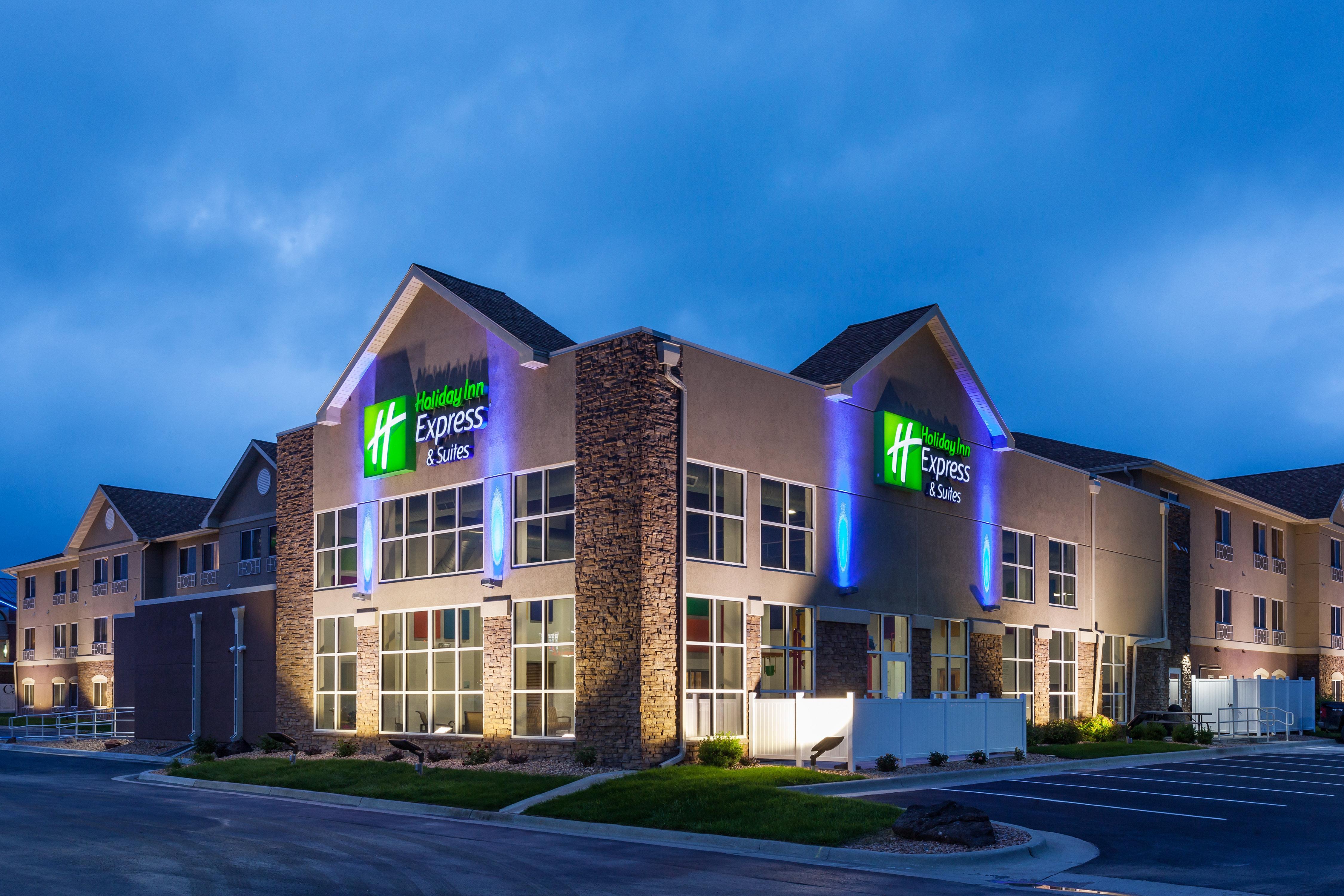 Holiday Inn Express & Suites Rapid City, An Ihg Hotel Экстерьер фото