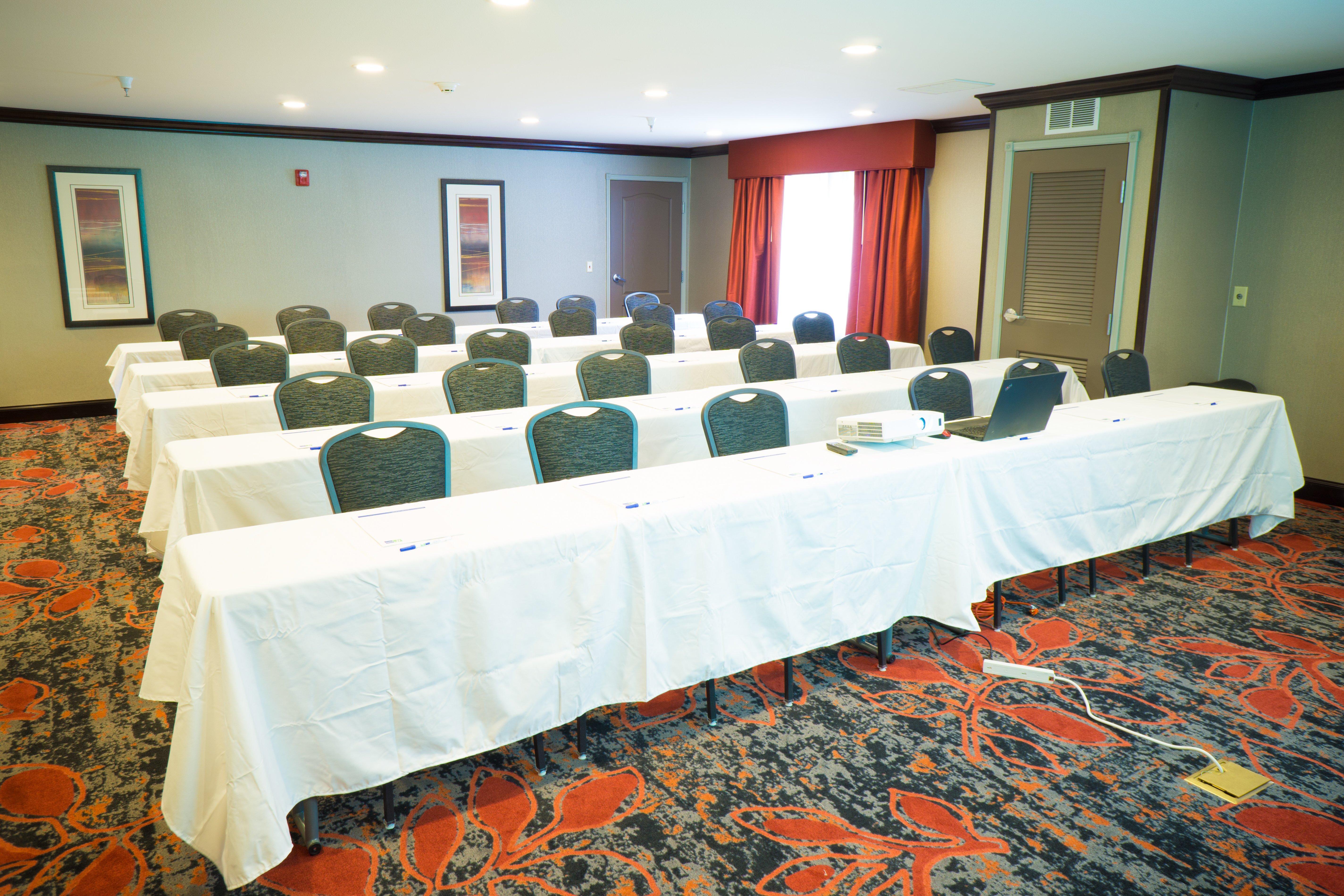 Holiday Inn Express & Suites Rapid City By Ihg Экстерьер фото