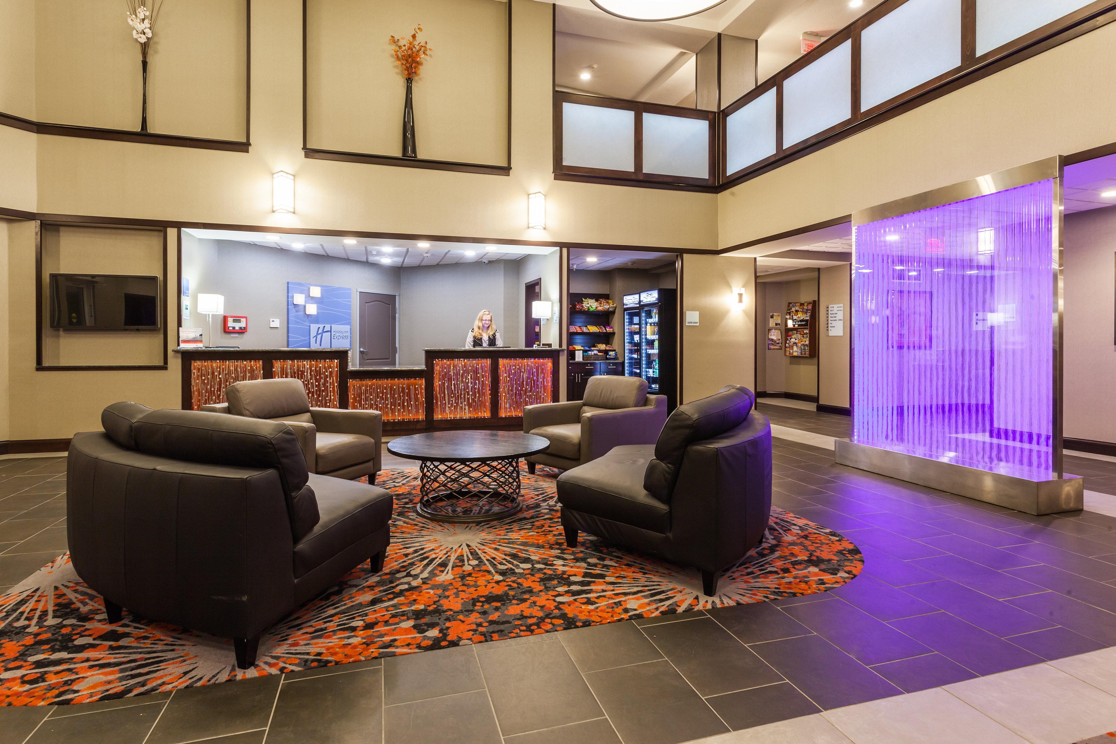 Holiday Inn Express & Suites Rapid City, An Ihg Hotel Экстерьер фото